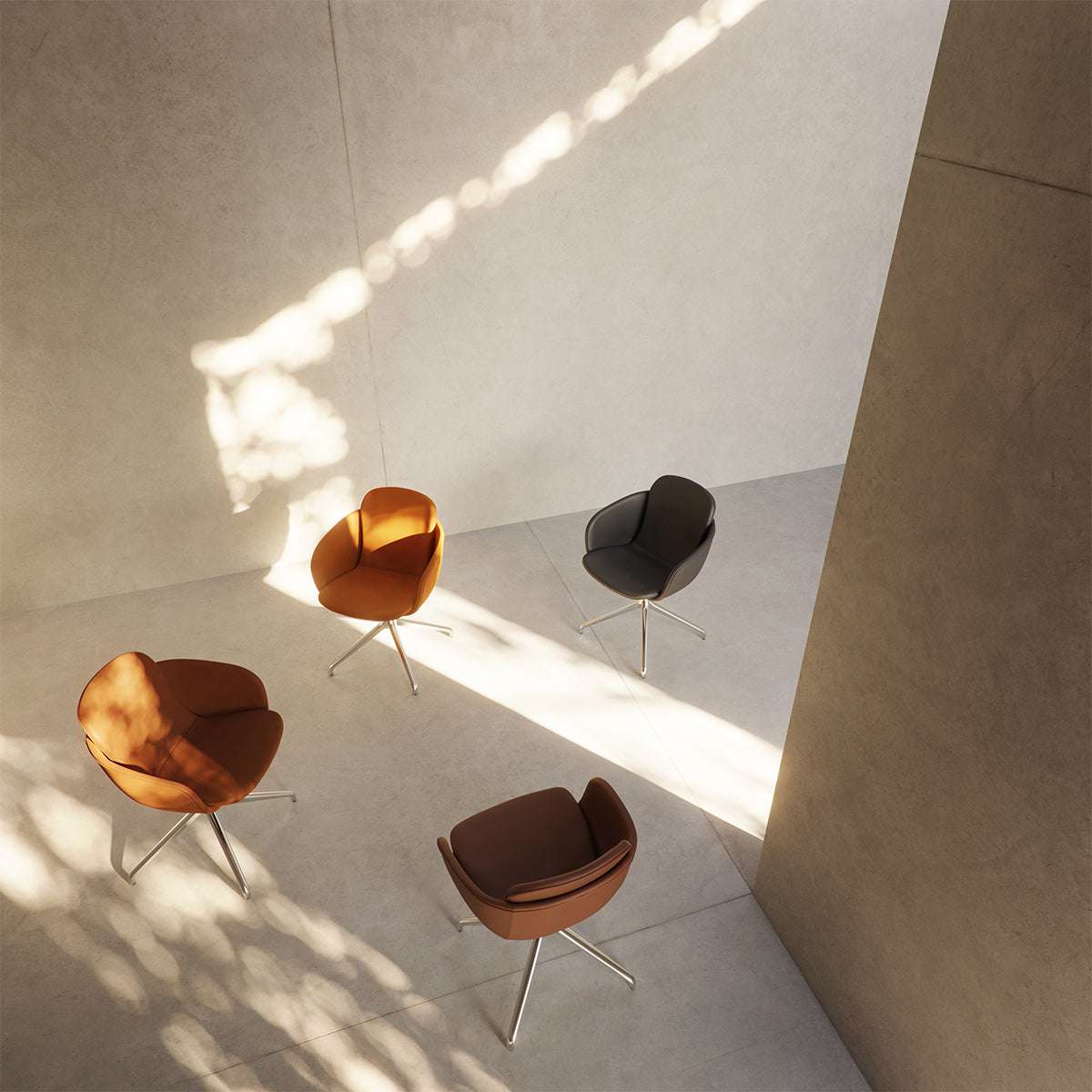 Chair no. One S2 Terra Black mit poliertem Aluminium - Drehfuß und gepolstertem Lederbezug | Chair no. One S2 Polished Swivel - Luna Walnut Mit Rückholfunktion | SACKit