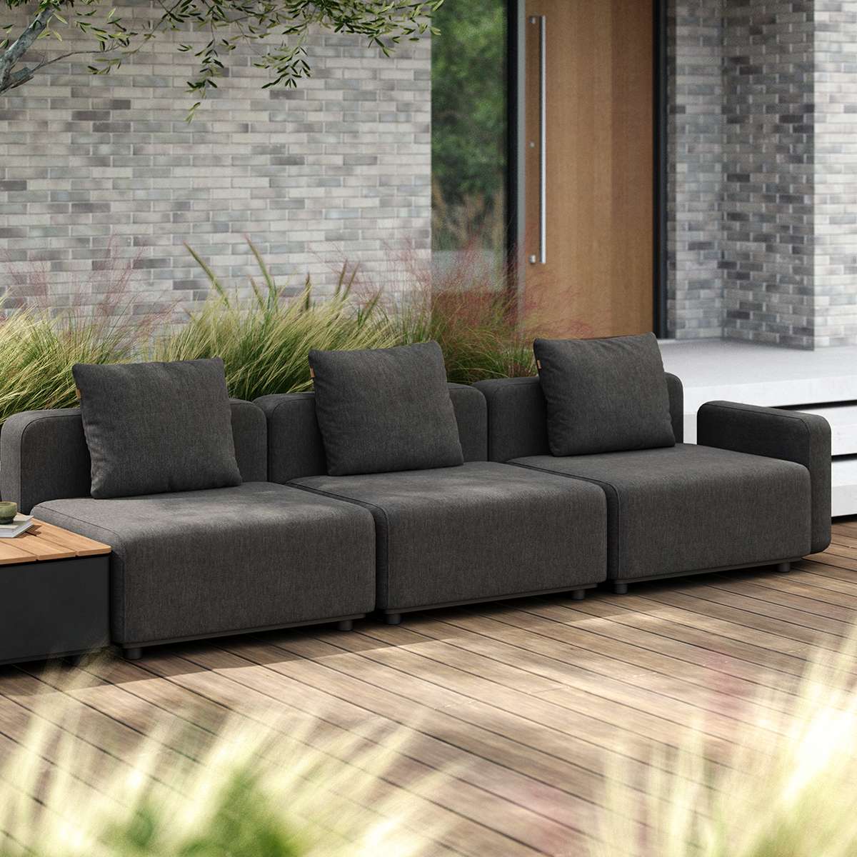 Cobana Lounge Sofa in Cobana Grey mit Patio Storage Table und Kissen, modernes Outdoor - Design | Cobana Lounge Sofa - 3 seater w/ Patio Storage Table - Kirra Olive Mit Hocker | SACKit