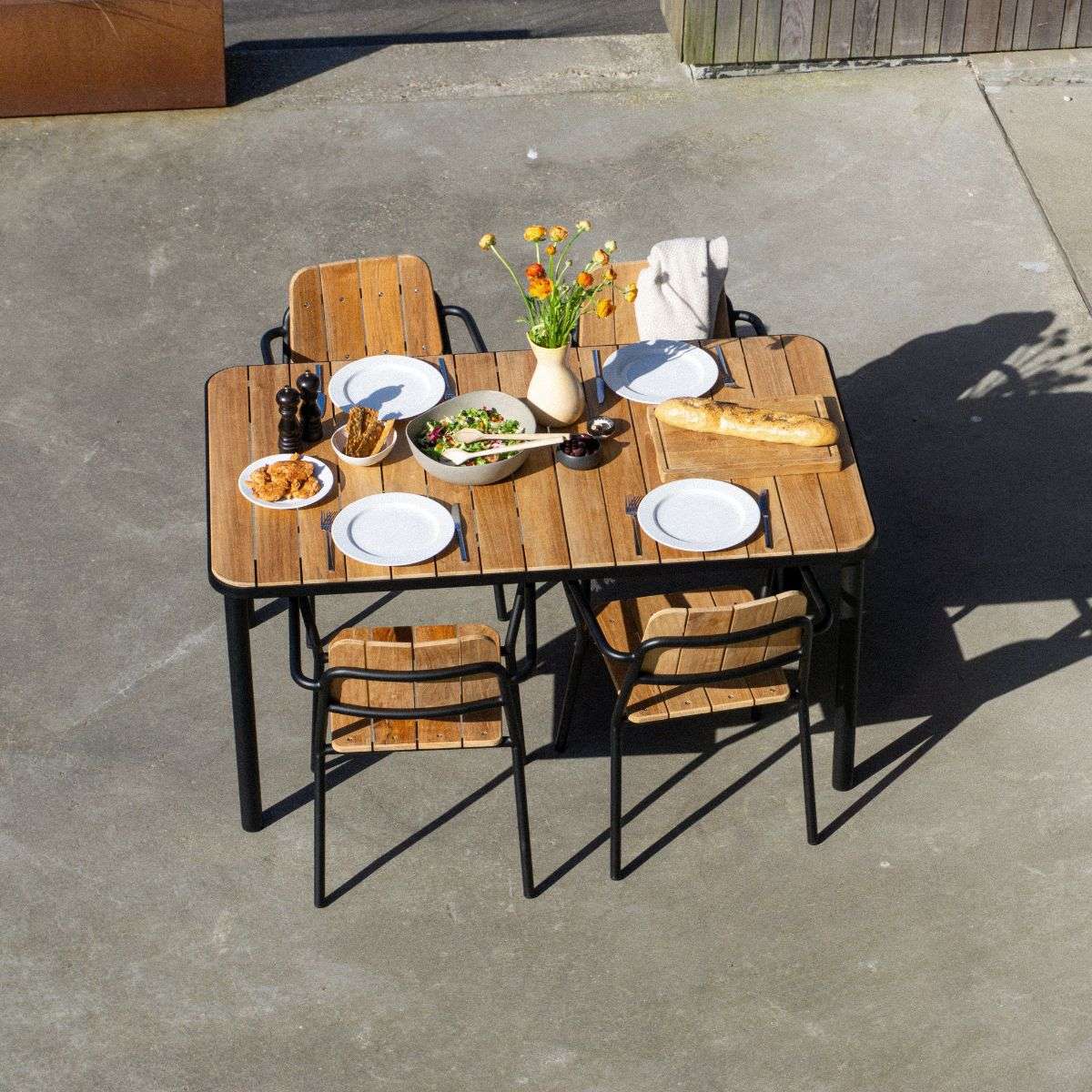 Kirra Dining Table & 4 Kirra Patio Chair | Kirra Dining Table & 4 Kirra Patio Chair - Noir | SACKit