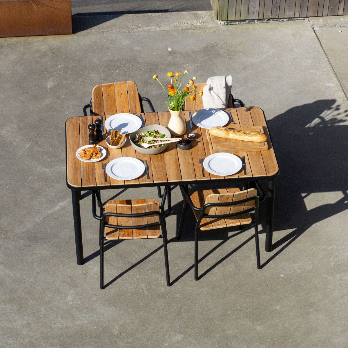 Kirra Dining Table & 4 Kirra Patio Chair - Gartenmöbel-Set mit 4 Stühlen