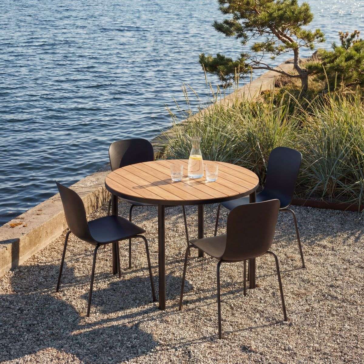 Kirra Dining Table Ø110 Noir & 4 Patio Chair No. One | Kirra Dining Table Ø110 Noir & 4 Patio Chair No. One - Patio Chair no. One S1 Noir/ Noir | SACKit