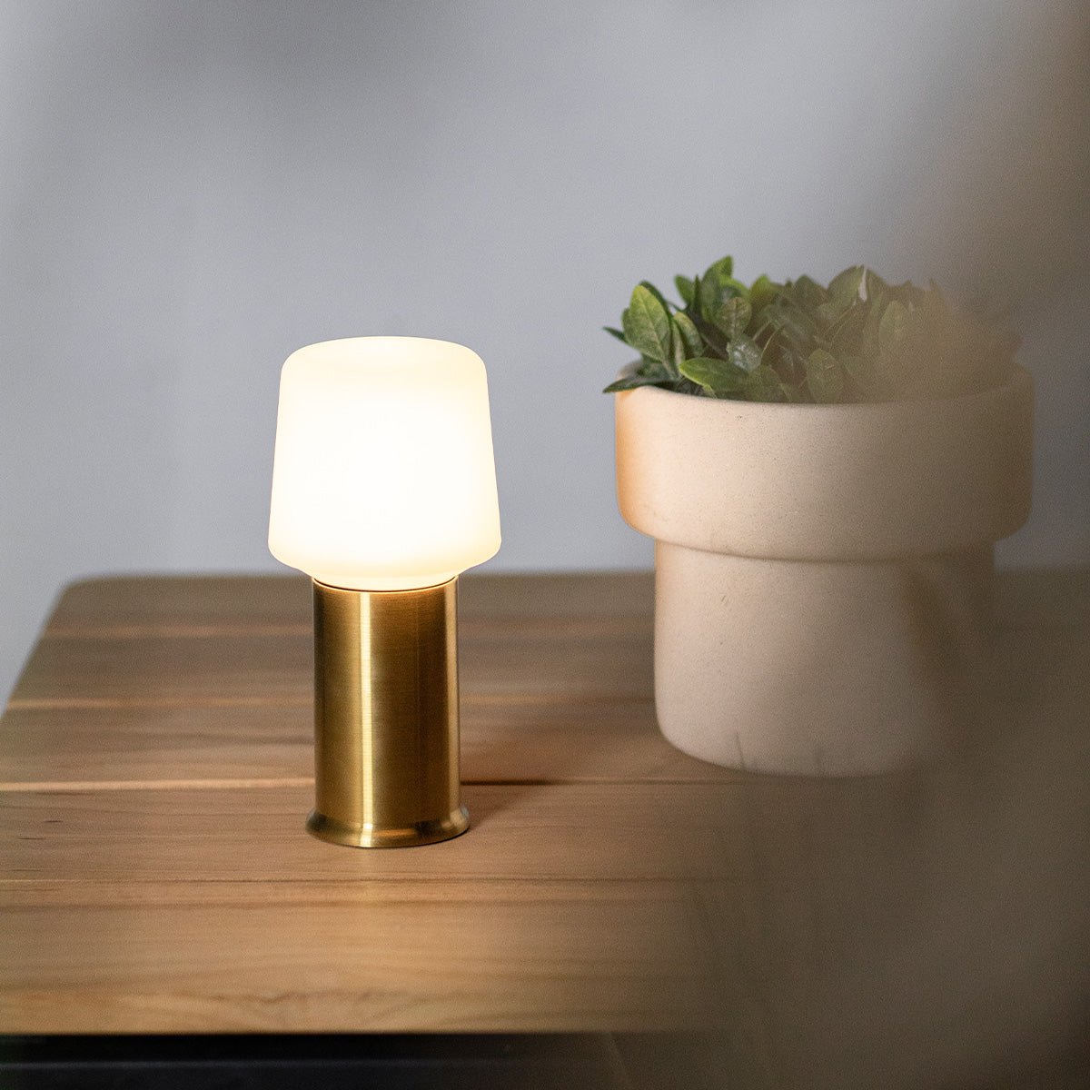  | Ambience - Lamp Intelligent + London base - Brass 10 | SACKit