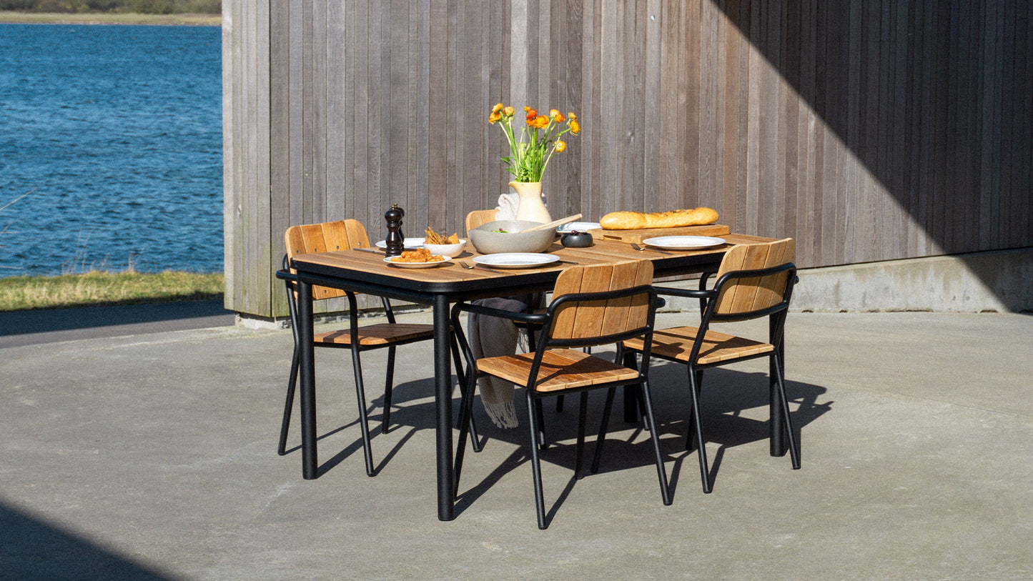 Kirra Dining Table 150x90 - Outdoor-Esstisch für 4 Personen aus Teakholz und Aluminium