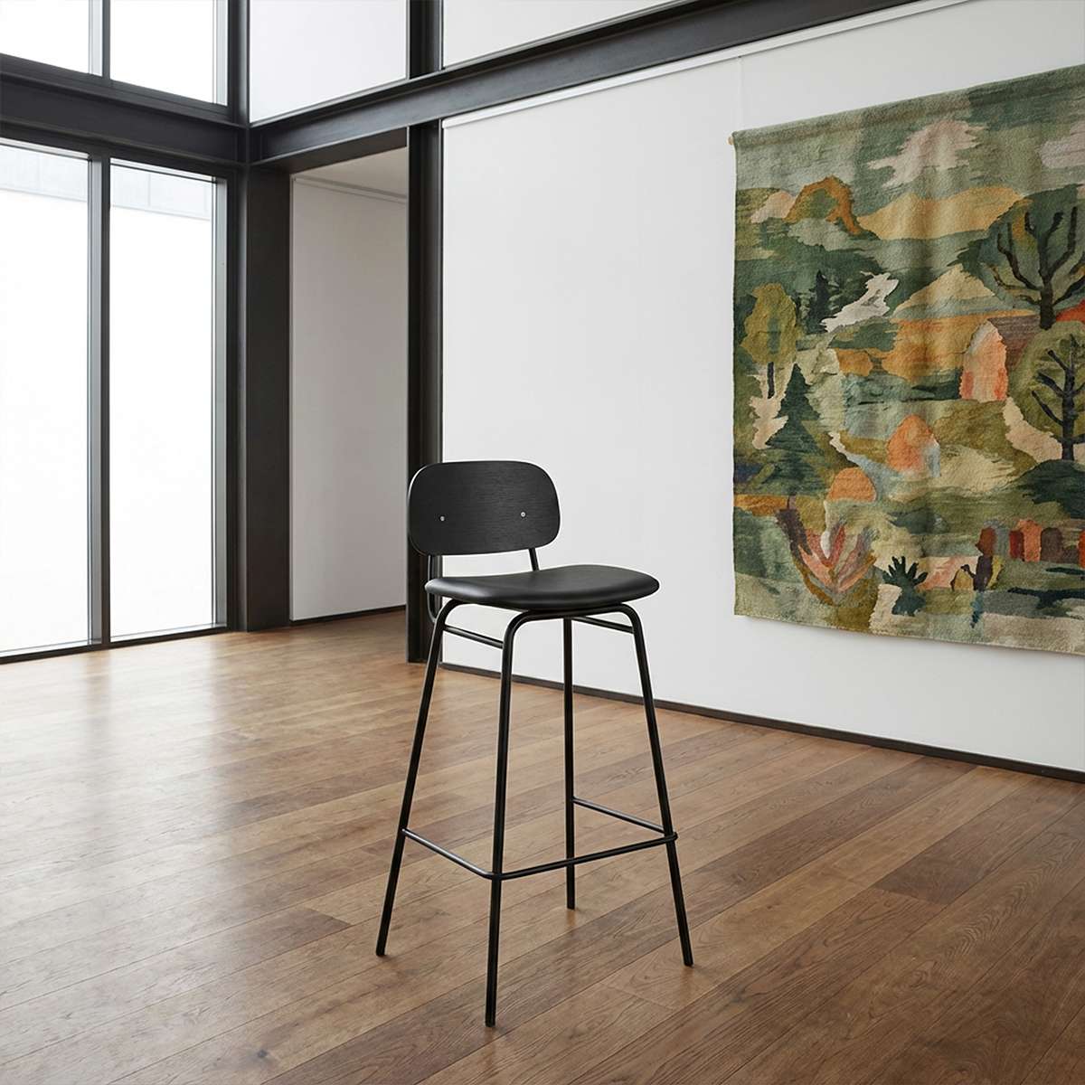 Hoher Frame Bar Stool mit Rückenlehne aus Terra Safari Leder und pulverbeschichtetem Stahlgestell | Frame Bar Stool - Leather w/ backrest - 73 cm Terra Safari | SACKit