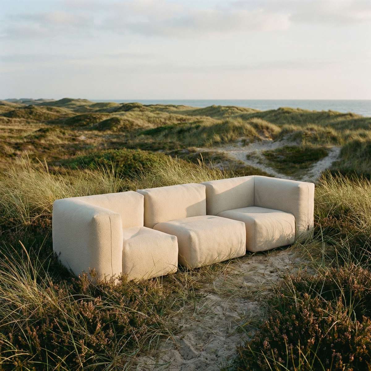 Soft Sofa Outdoor 3 - Sitzer in Boucle Beige, weiches, formstabiles Outdoor - Sofa ohne Gestell. | Soft Sofa Outdoor - 3 Seater - Boucle Beige | SACKit