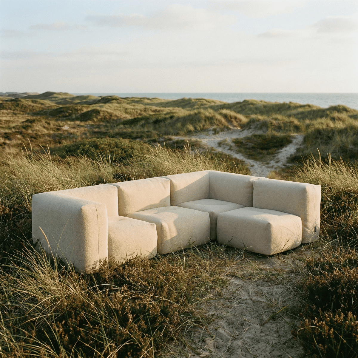 Soft Sofa Outdoor 5 - Sitzer Ecksofa in Bouclé Beige, weiches, formstabiles Outdoor - Sofa ohne Gestell. | Soft Sofa Outdoor - 5 Seater Corner Sofa - Boucle Beige | SACKit