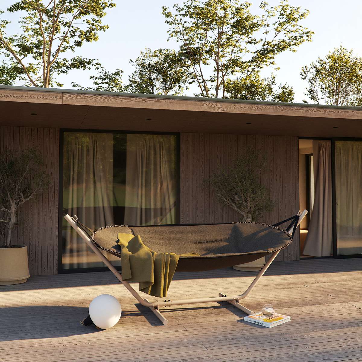 Cobana Hängematte in Grau mit taupefarbenem Aluminiumgestell auf hellem Hintergrund. | Cobana Hammock - Kirra Indigo Taupe | SACKit