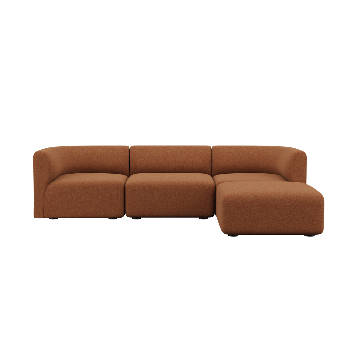 Braunes dreisitziges Fjord Sofa von sackit mit weichen Polstern und großzügiger rechter Ottomane im ruhigen skandinavischen Design für stilvolle Wohnräume | Fjord Sofa - 3 seater - Cosmo Terracotta Mit Hocker | SACKit