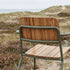 Kirra Patio Lounge Chair in Olive mit pulverbeschichtetem Aluminiumrahmen und Teakholzarmlehnen. | Kirra Patio Lounge Chair - Olive | SACKit