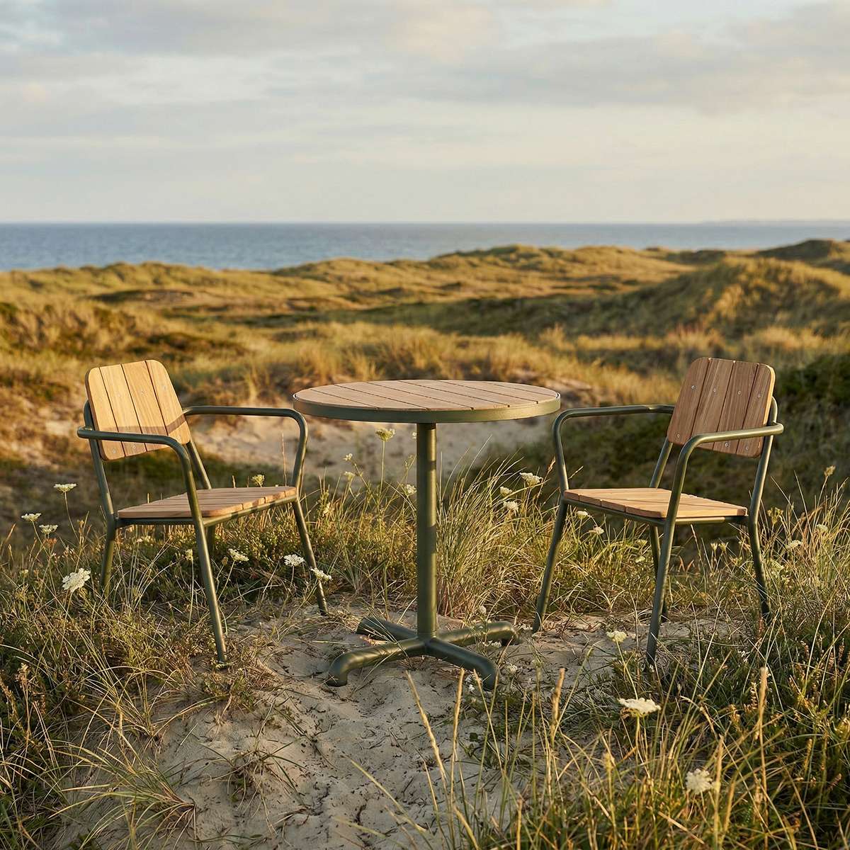Kirra Cafe Table & 2 Kirra Patio Chair | Kirra Cafe Table & 2 Kirra Patio Chair - Olive | SACKit
