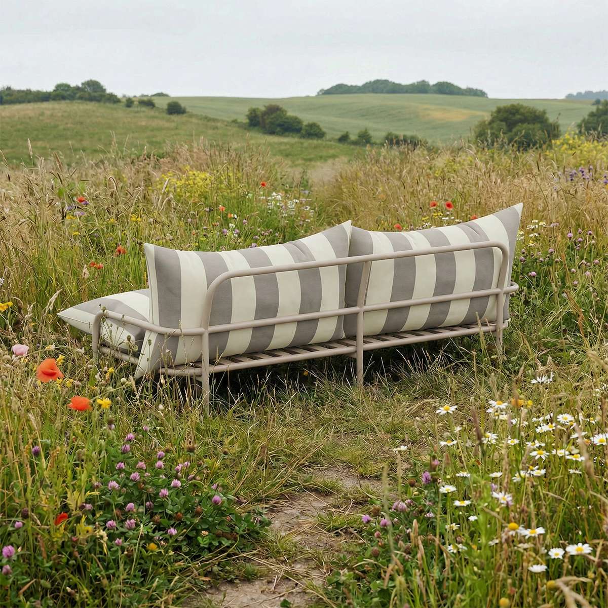 Mollis Lounge Sofa 2 - Sitzer in Renesse Taupe mit pulverbeschichtetem Aluminiumrahmen, Outdoor - Design | Mollis Lounge Sofa 2 Seater - Renesse Taupe | SACKit