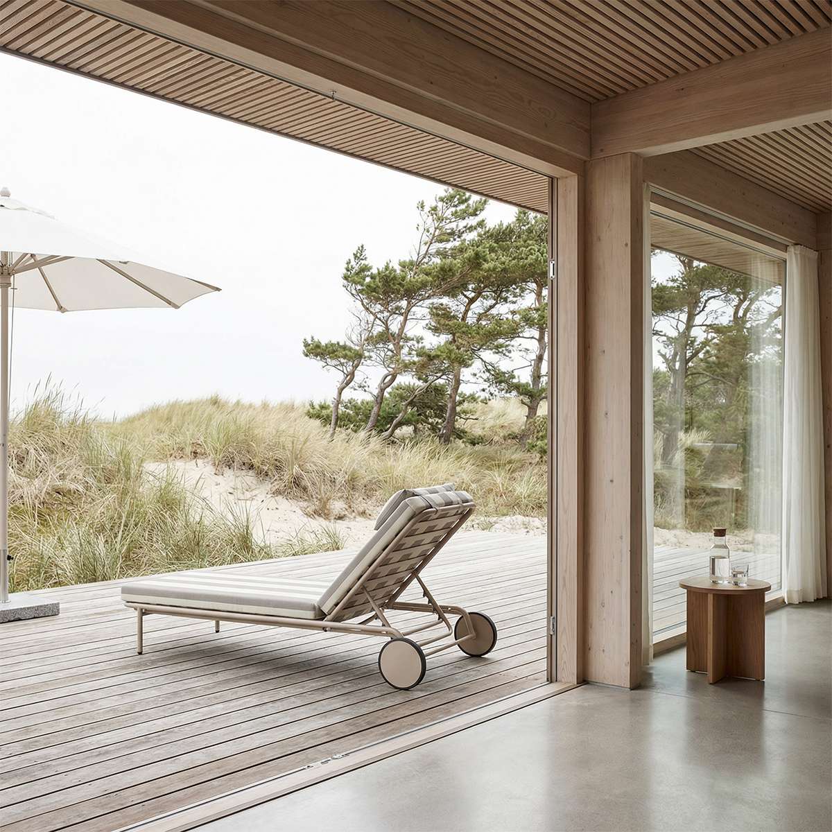 Mollis Sunbed Sonnenliege in Renesse Taupe mit verstellbarer Rückenlehne aus pulverbeschichtetem Aluminiumrahmen | Mollis Sunbed - Renesse Taupe | SACKit