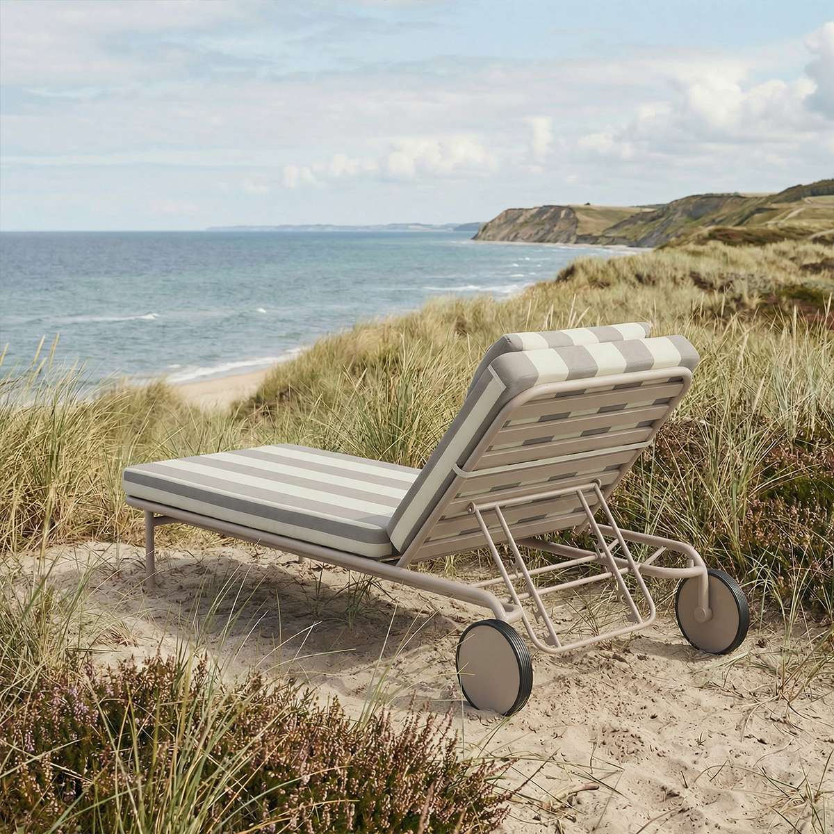 Mollis Sunbed Sonnenliege in Renesse Taupe mit verstellbarer Rückenlehne aus pulverbeschichtetem Aluminium | Mollis Sunbed - Renesse Taupe | SACKit