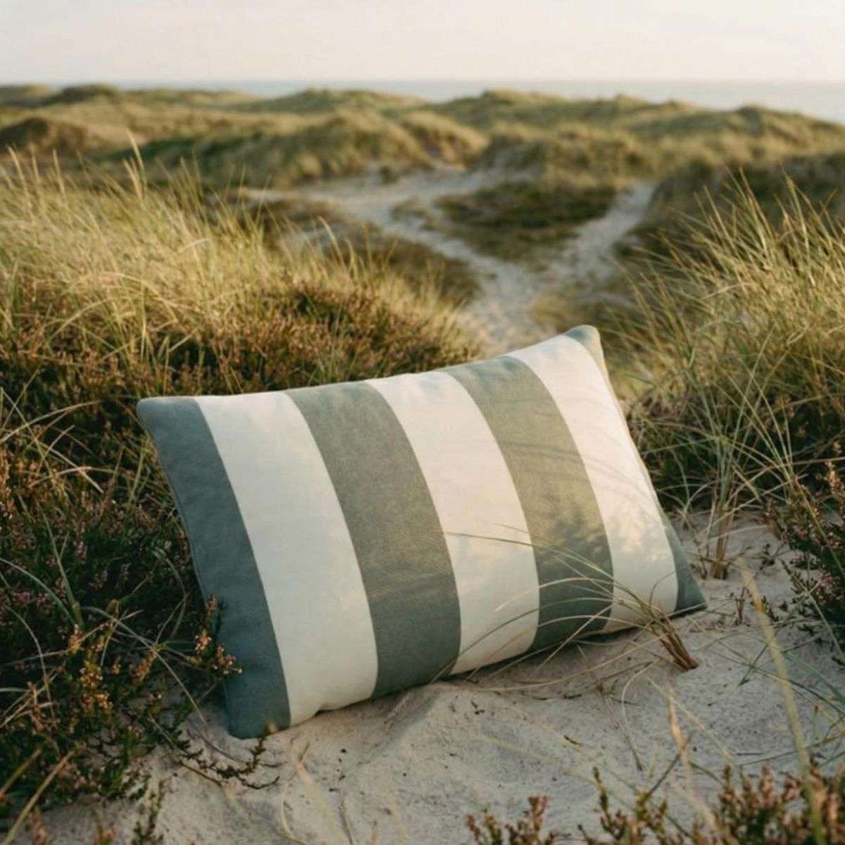 Outdoor Cushion Rectangular | Outdoor Cushion Rectangular - Renesse Olive | SACKit
